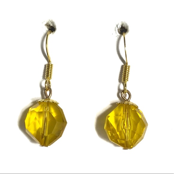 Jewelry - Yellow and gold beaded earrings